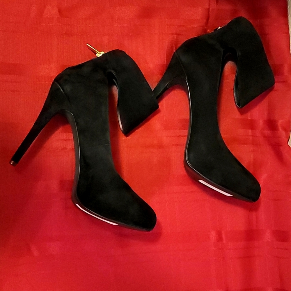 Jessica Simpson ankle strap pump size 9